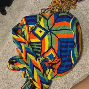 Colorful knit bucket bag